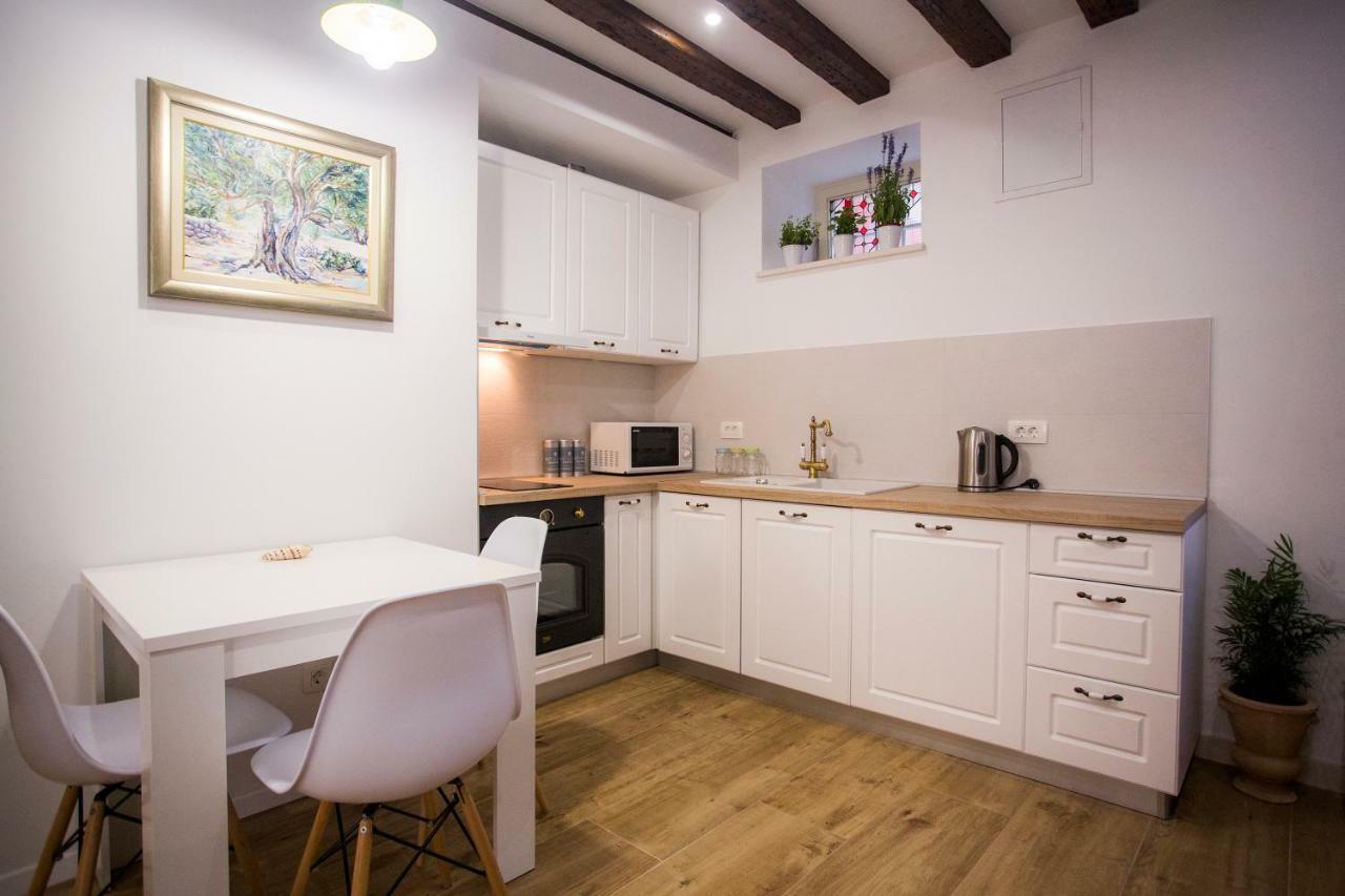 Studio Apartman Ana Split Eksteriør billede
