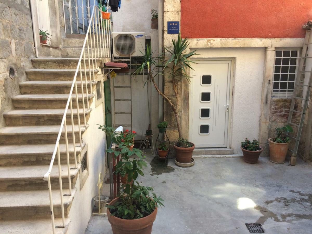 Studio Apartman Ana Split Eksteriør billede